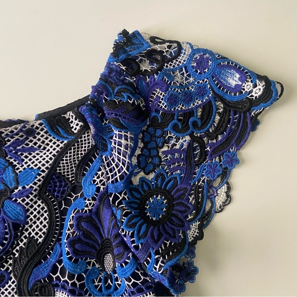 Alice + Olivia Maxie Blouse Off-the-Shoulder Guipure Lace Top Size Medium - Picture 5 of 10